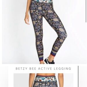 Johnny Was Betsy Bee Active Leggings size medium
